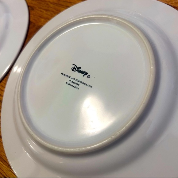 Disney Winnie the Pooh Set of 8inch Plates Pooh Tigger Eyore Piglet Excellent - Picture 8 of 10